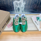 M-Sneakers