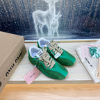 M-Sneakers