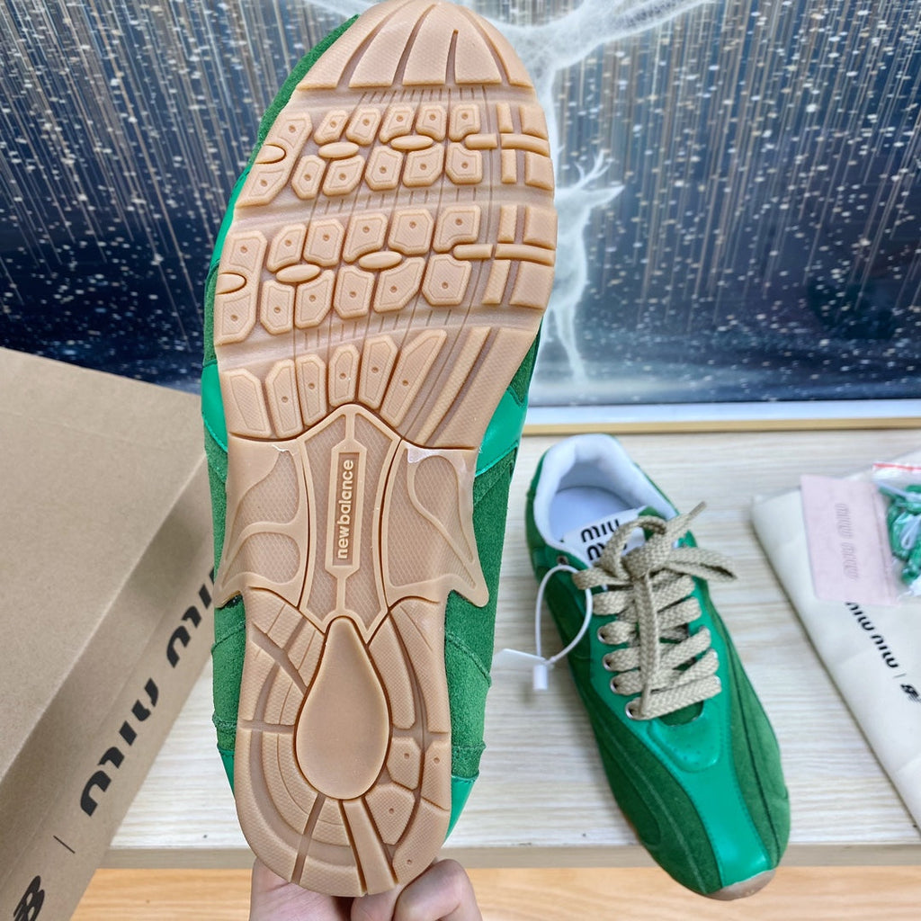 M-Sneakers