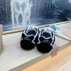 M-Sneakers