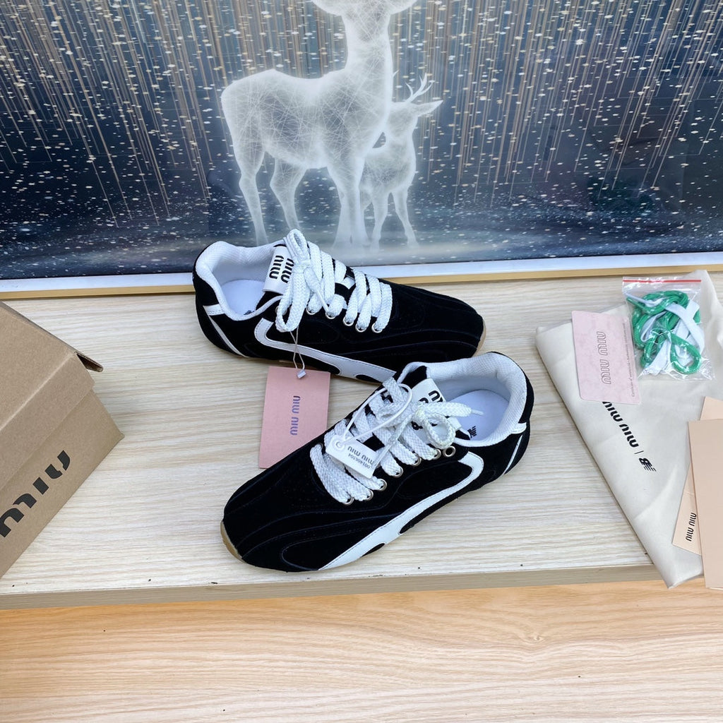 M-Sneakers