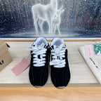 M-Sneakers