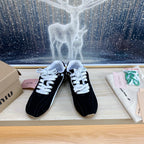M-Sneakers