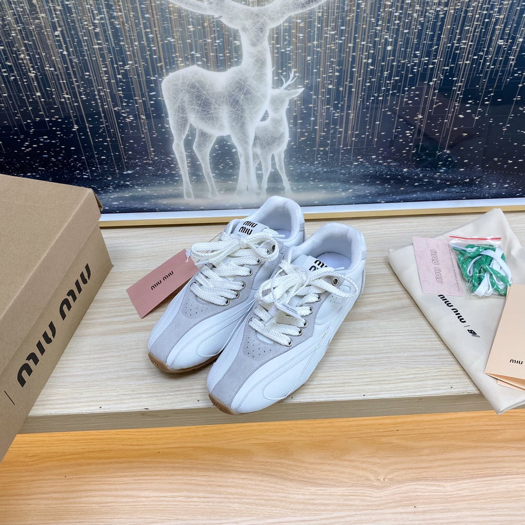 M-Sneakers