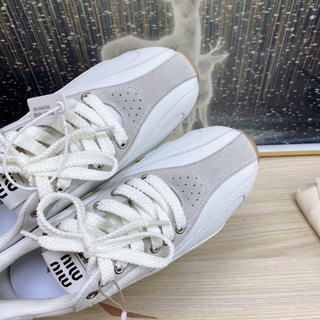 M-Sneakers