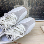 M-Sneakers