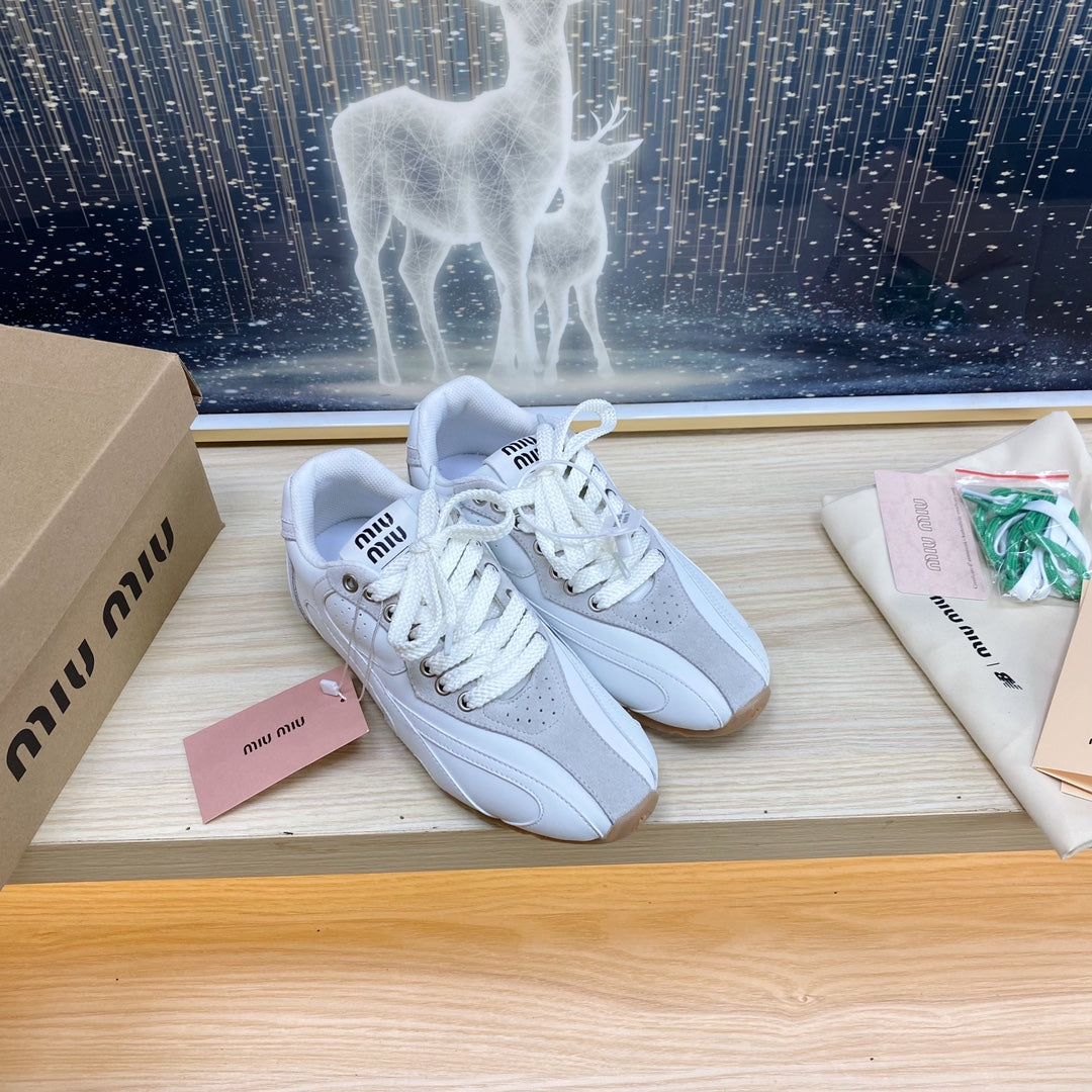 M-Sneakers