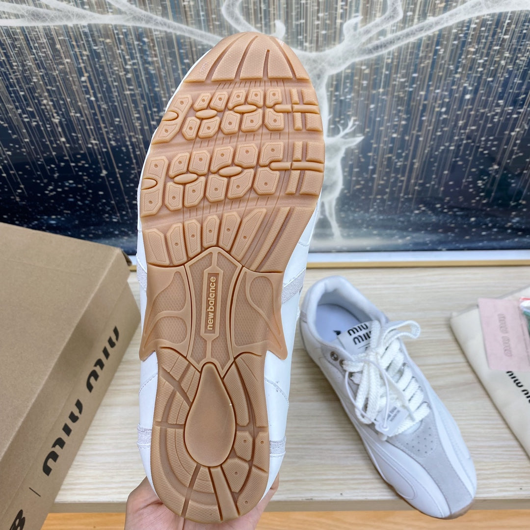 M-Sneakers