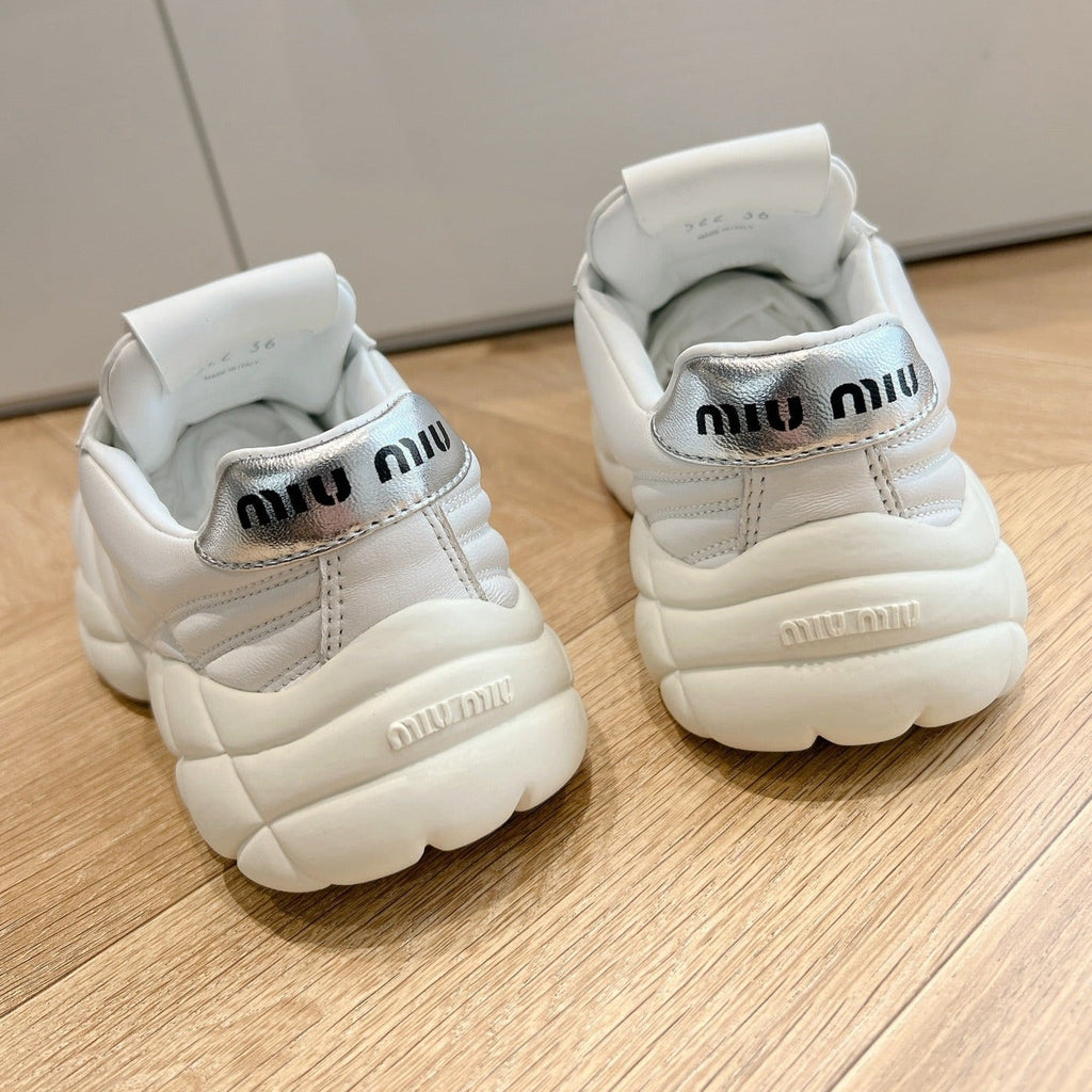M-Sneakers