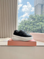 S-Sneakers