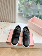 S-Sneakers