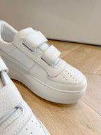 S-Sneakers