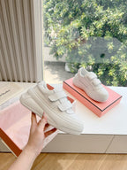 S-Sneakers