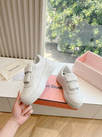 S-Sneakers
