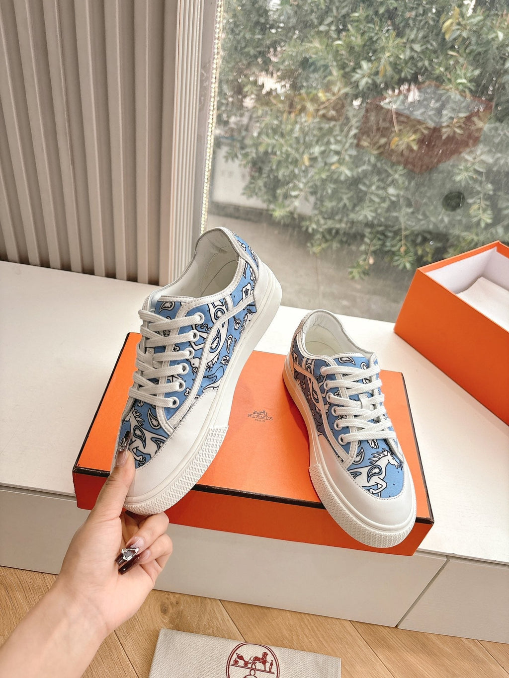 A-Sneakers