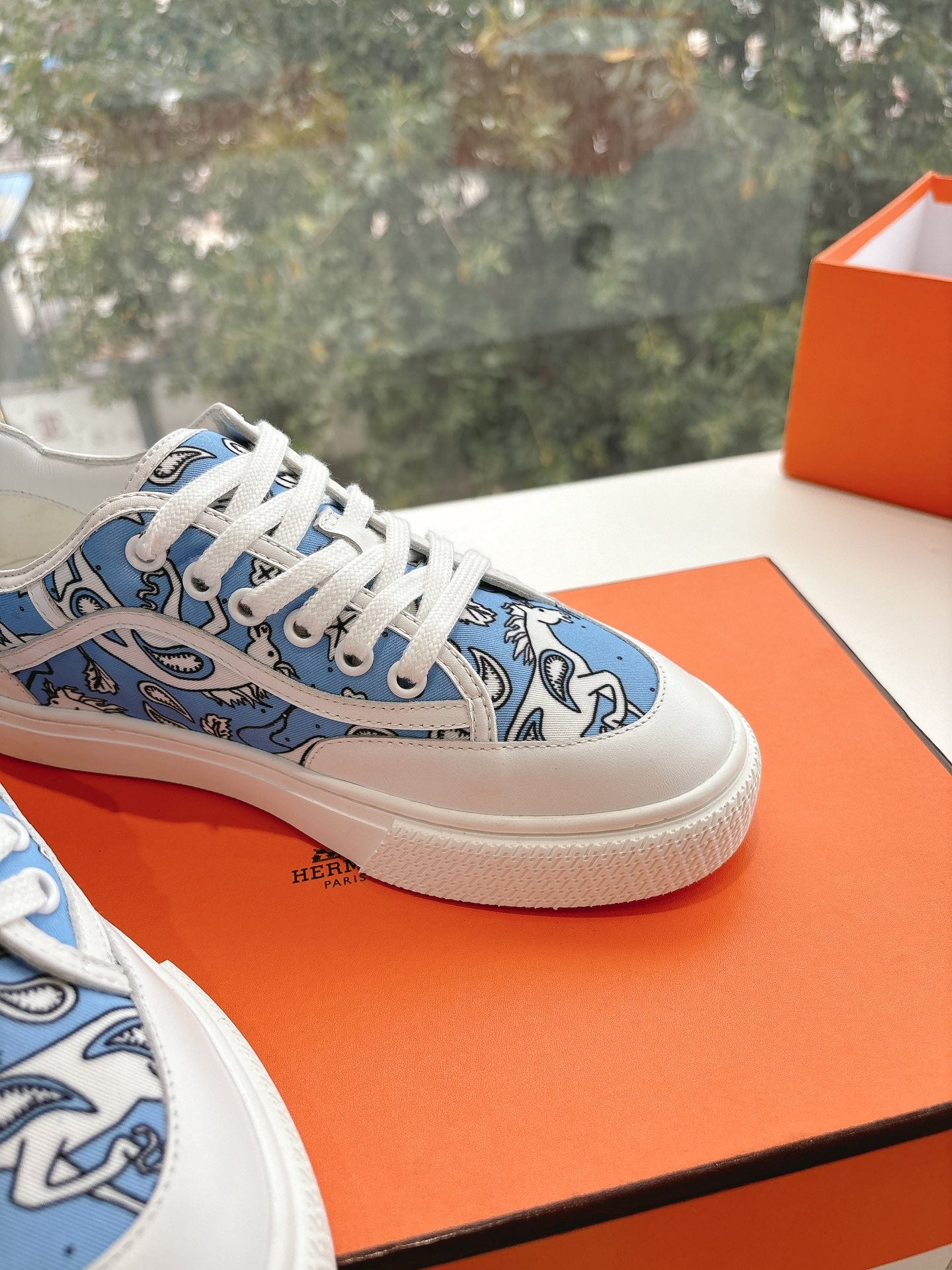 A-Sneakers
