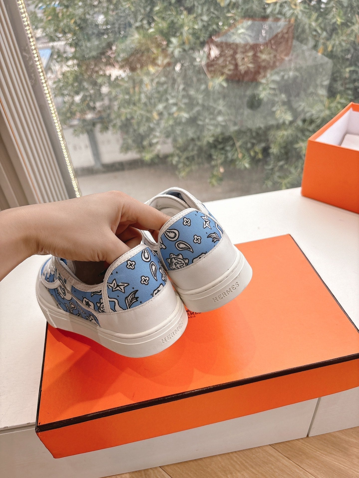A-Sneakers