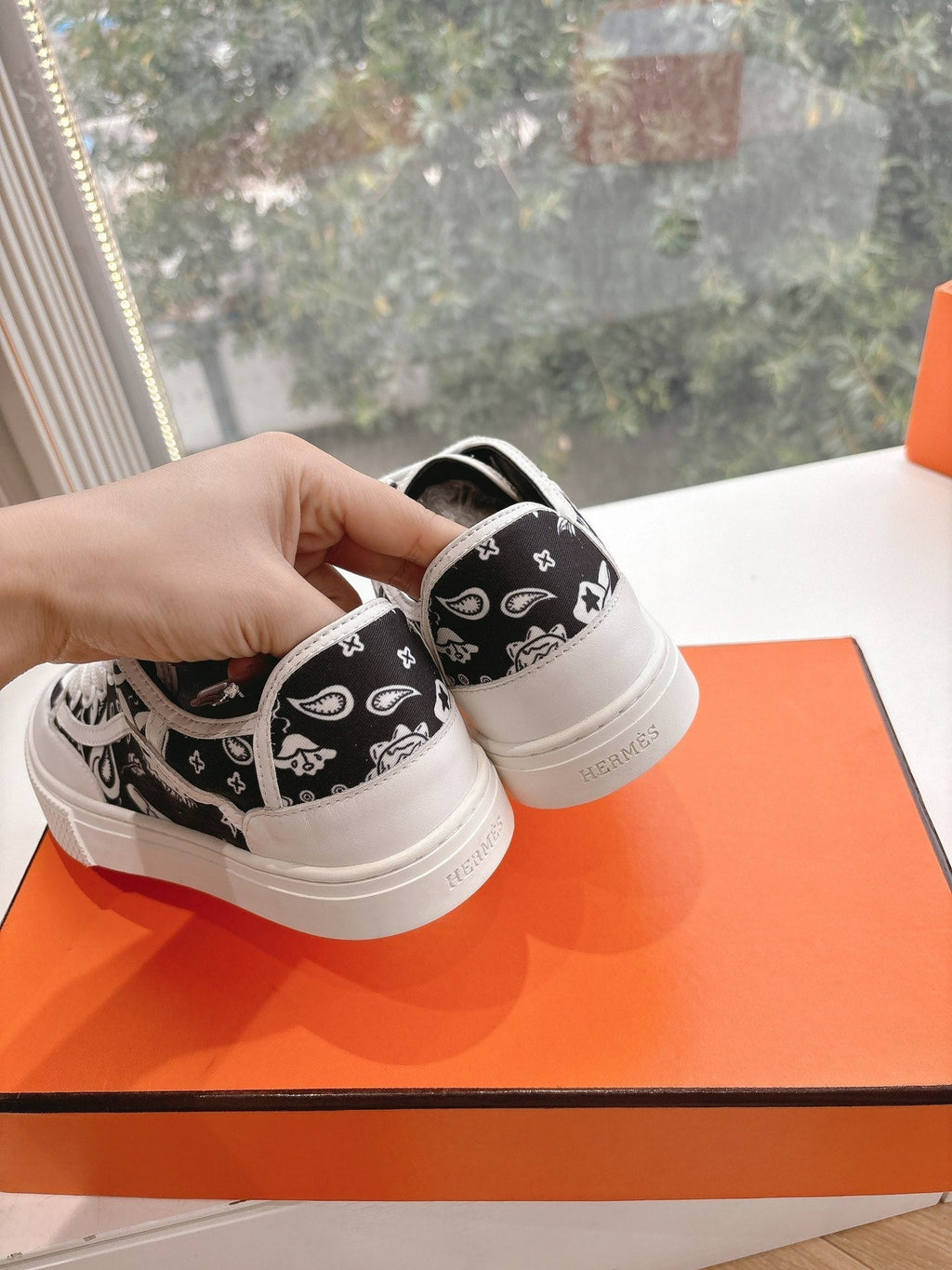 A-Sneakers