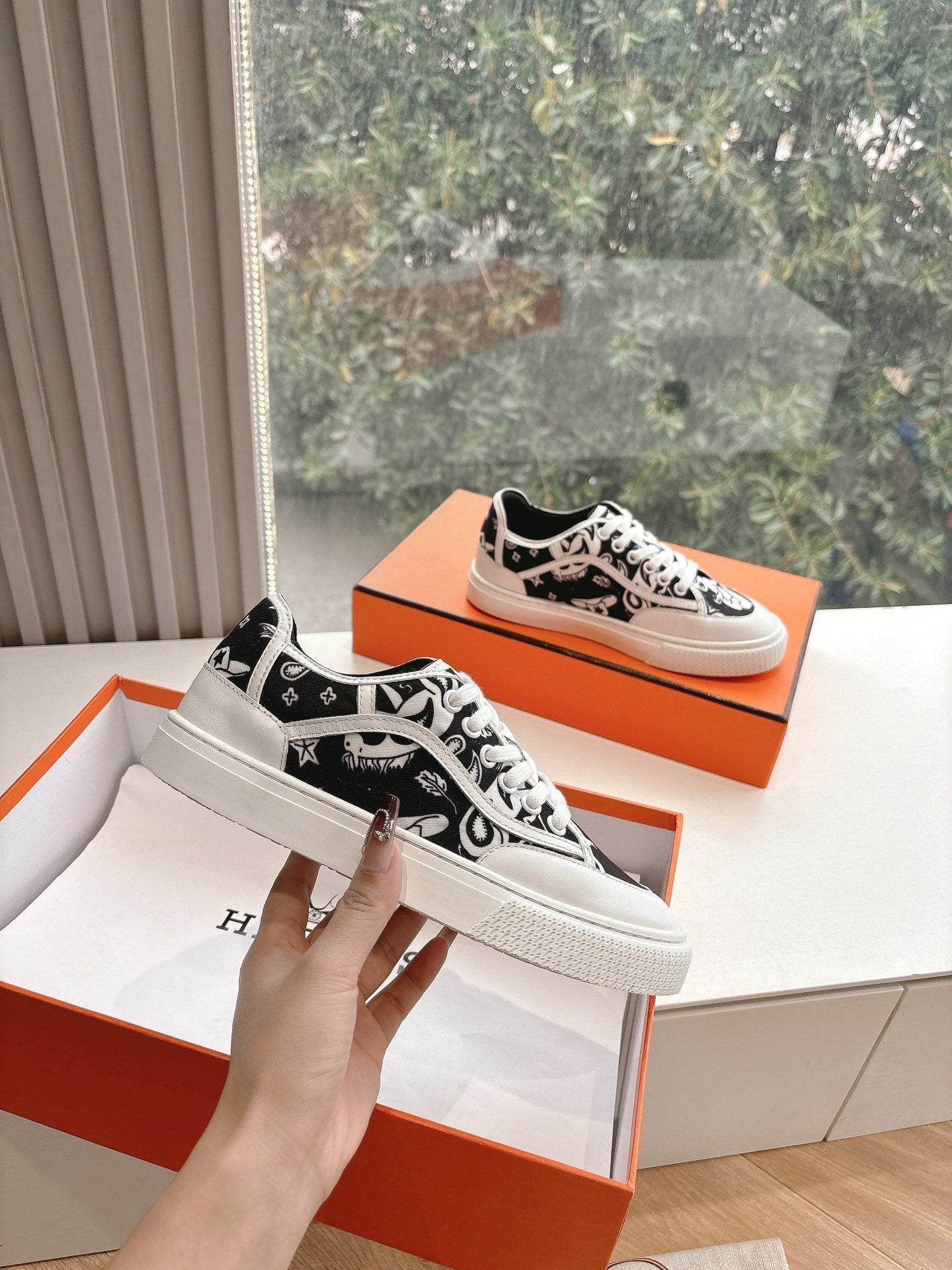 A-Sneakers