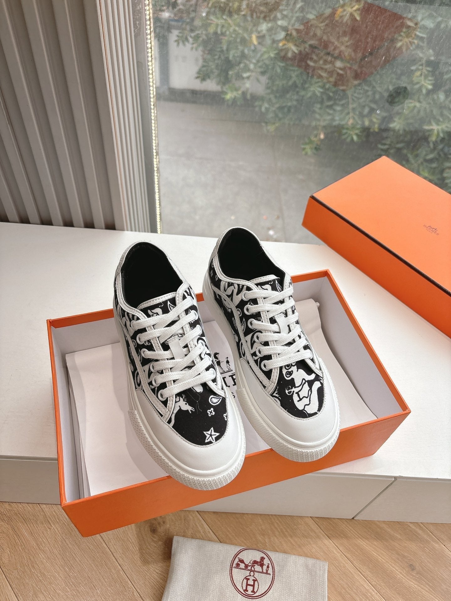 A-Sneakers