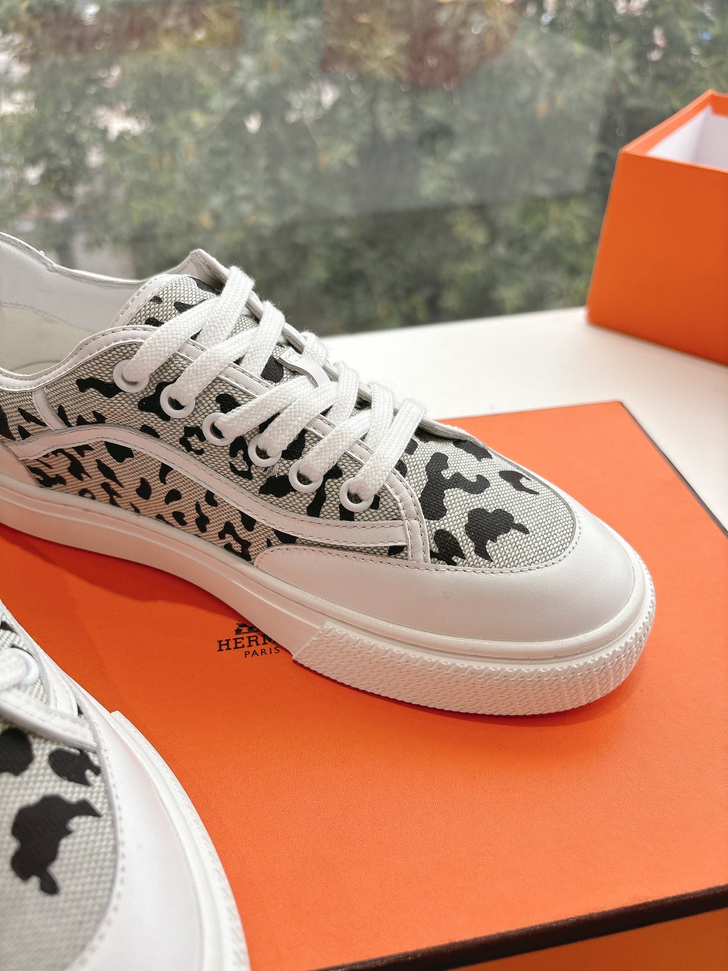 A-Sneakers