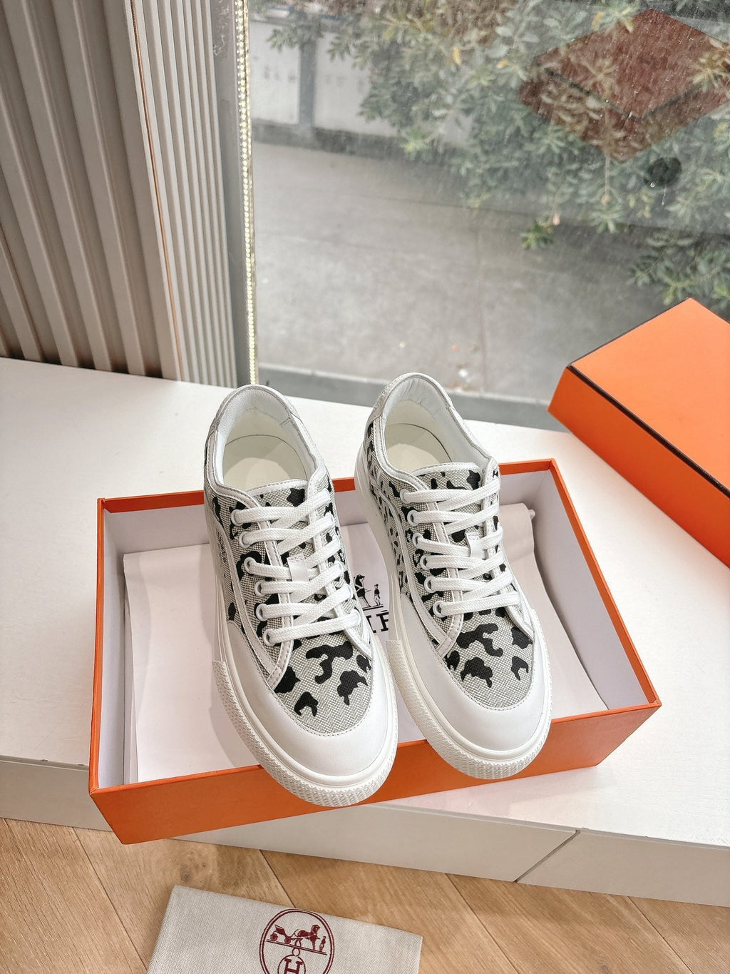 A-Sneakers
