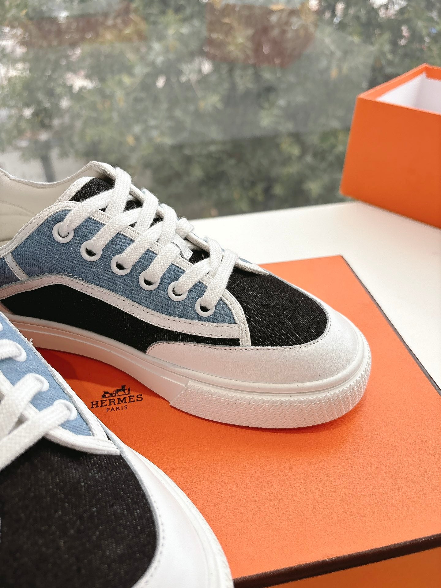 A-Sneakers