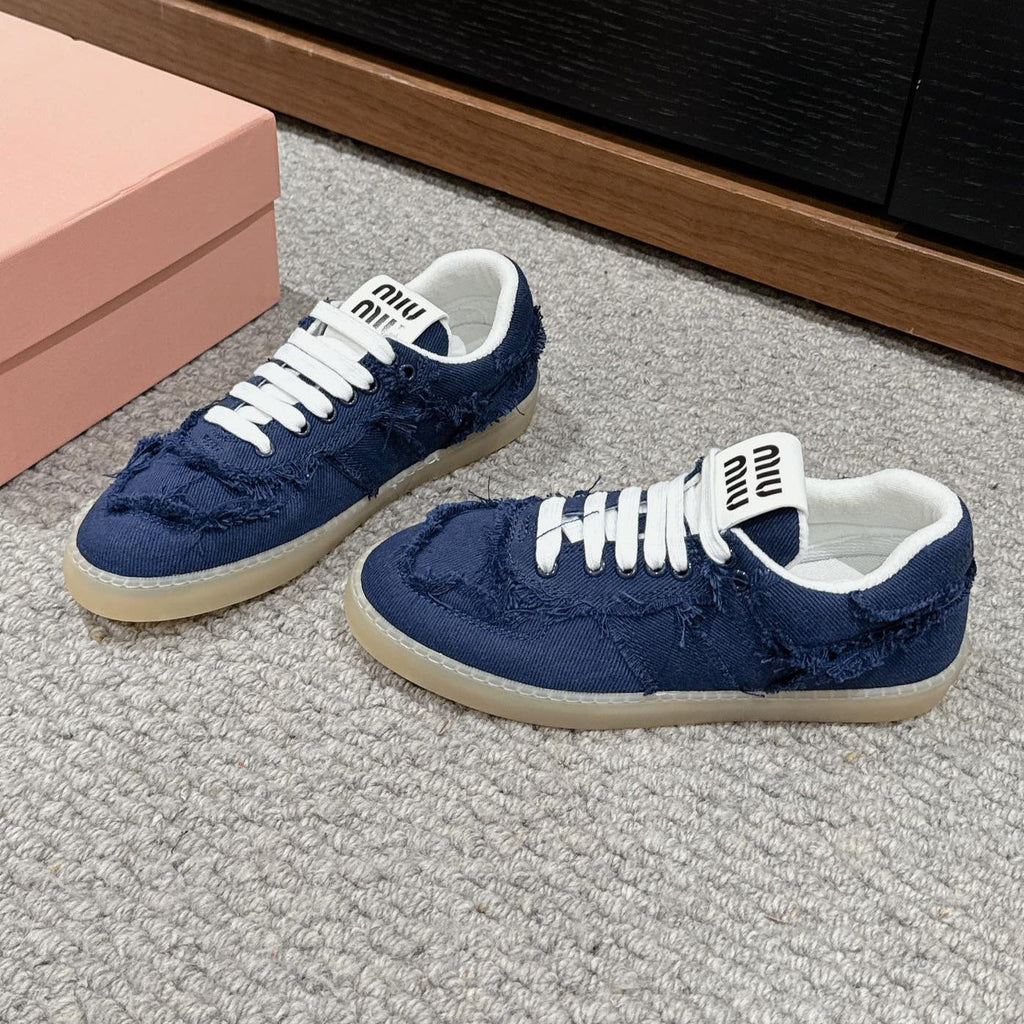 M-Sneakers