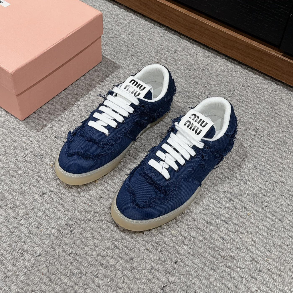 M-Sneakers