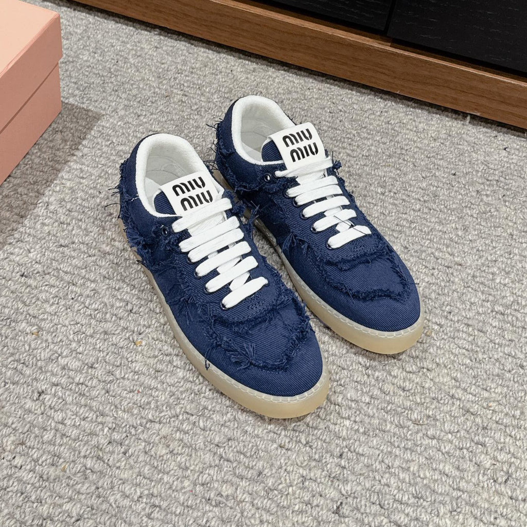 M-Sneakers