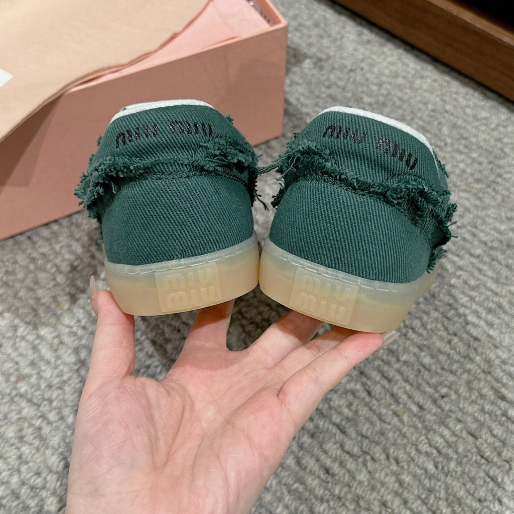 M-Sneakers