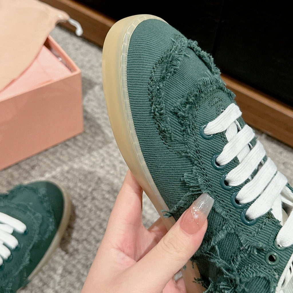 M-Sneakers
