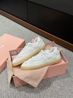 M-Sneakers