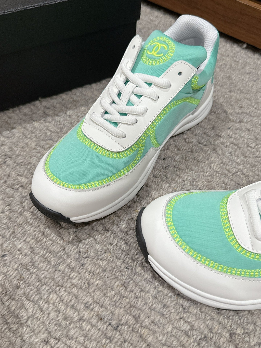 C-Sneakers