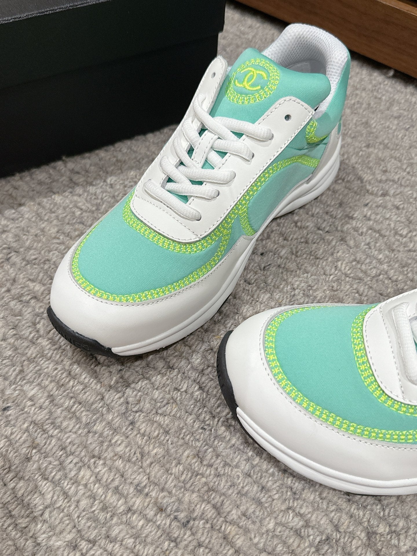 C-Sneakers