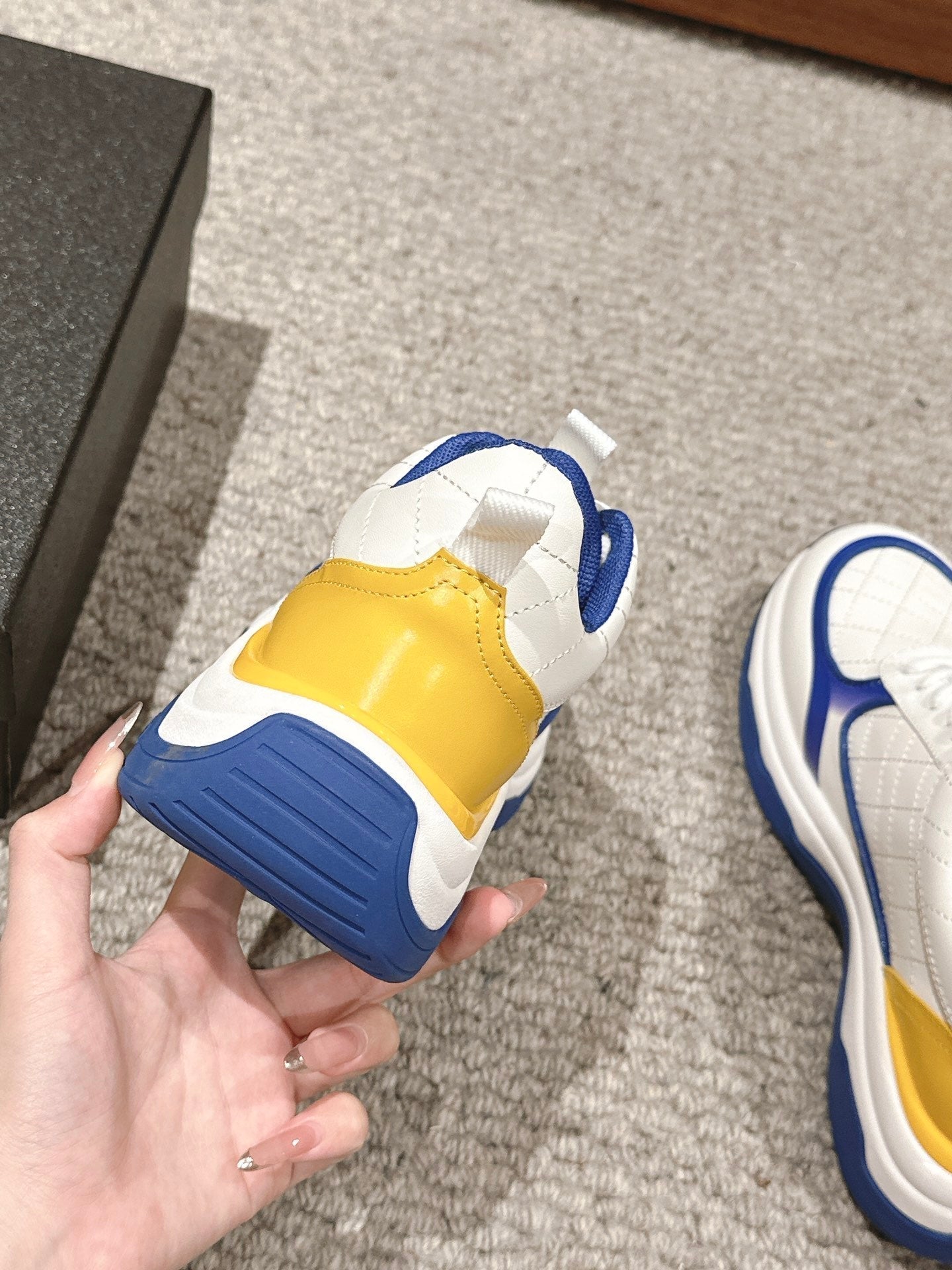 C-Sneakers