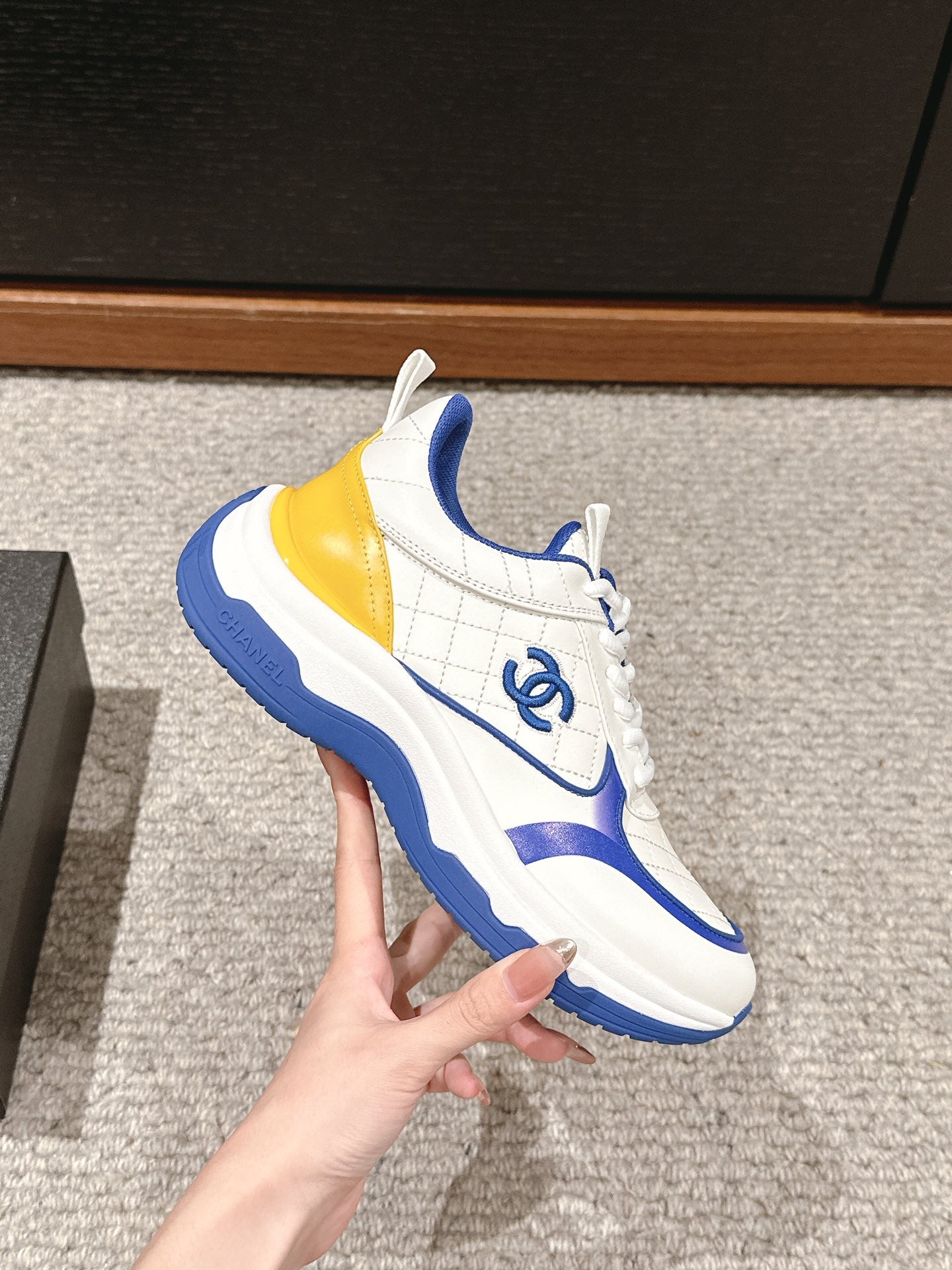 C-Sneakers