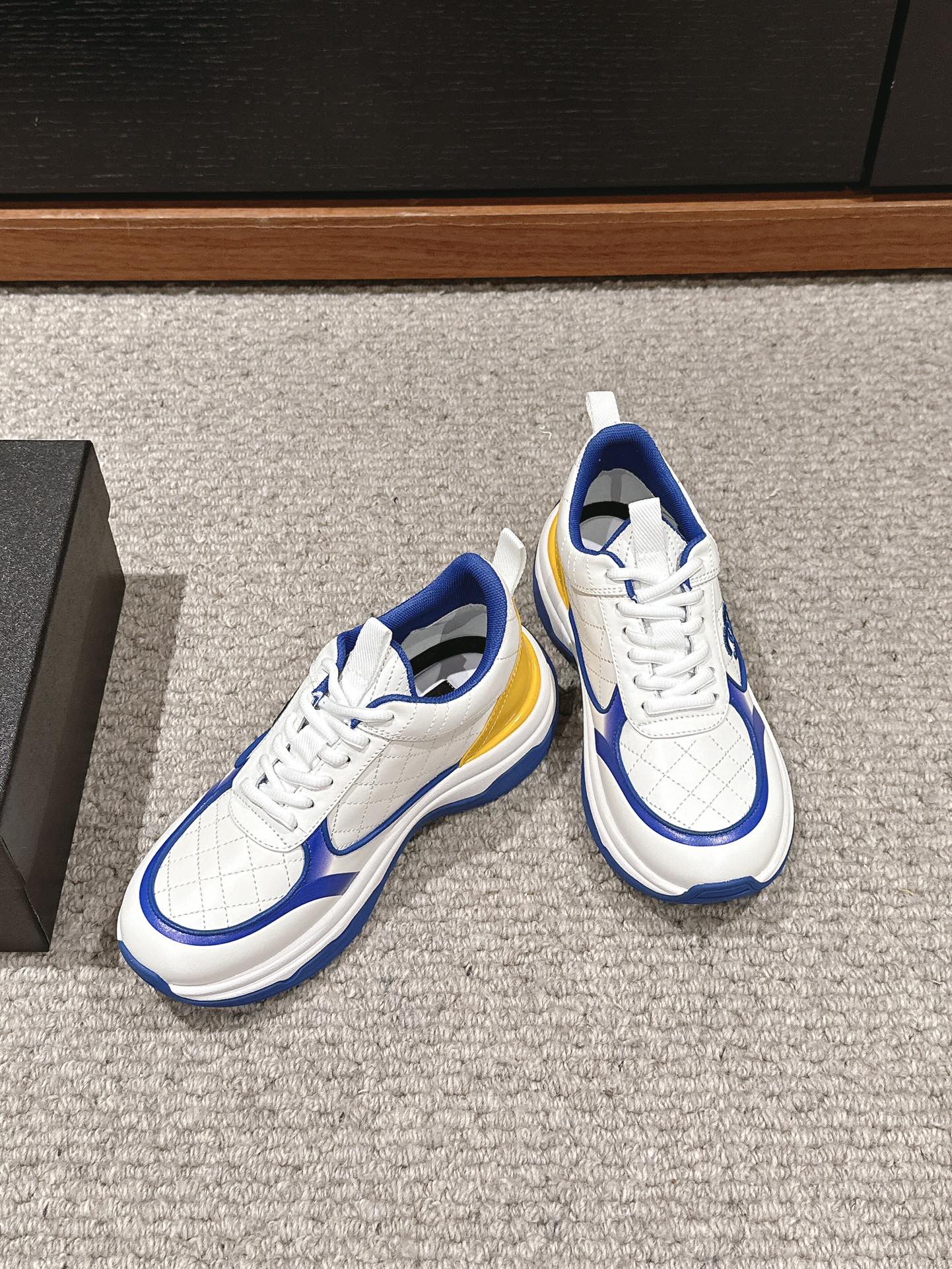 C-Sneakers