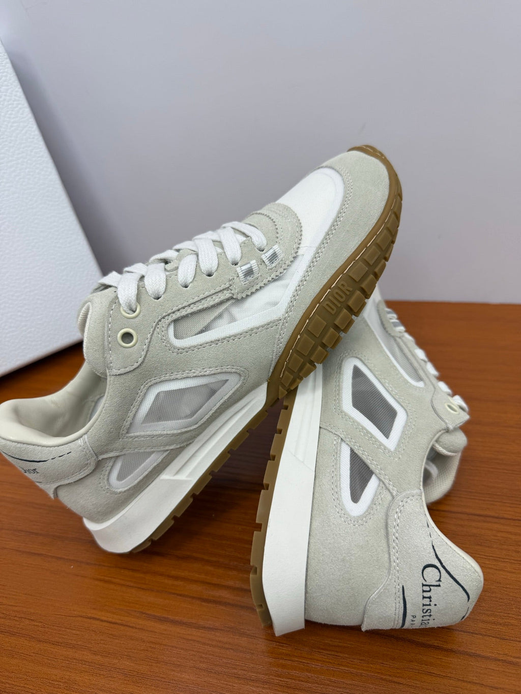 D-Sneakers