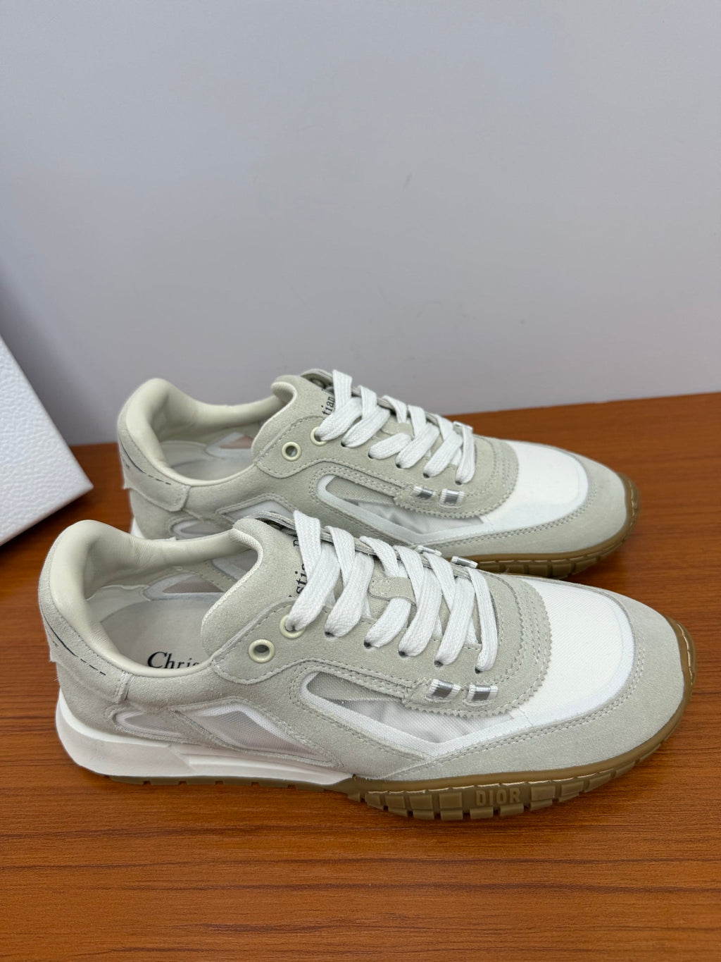 D-Sneakers