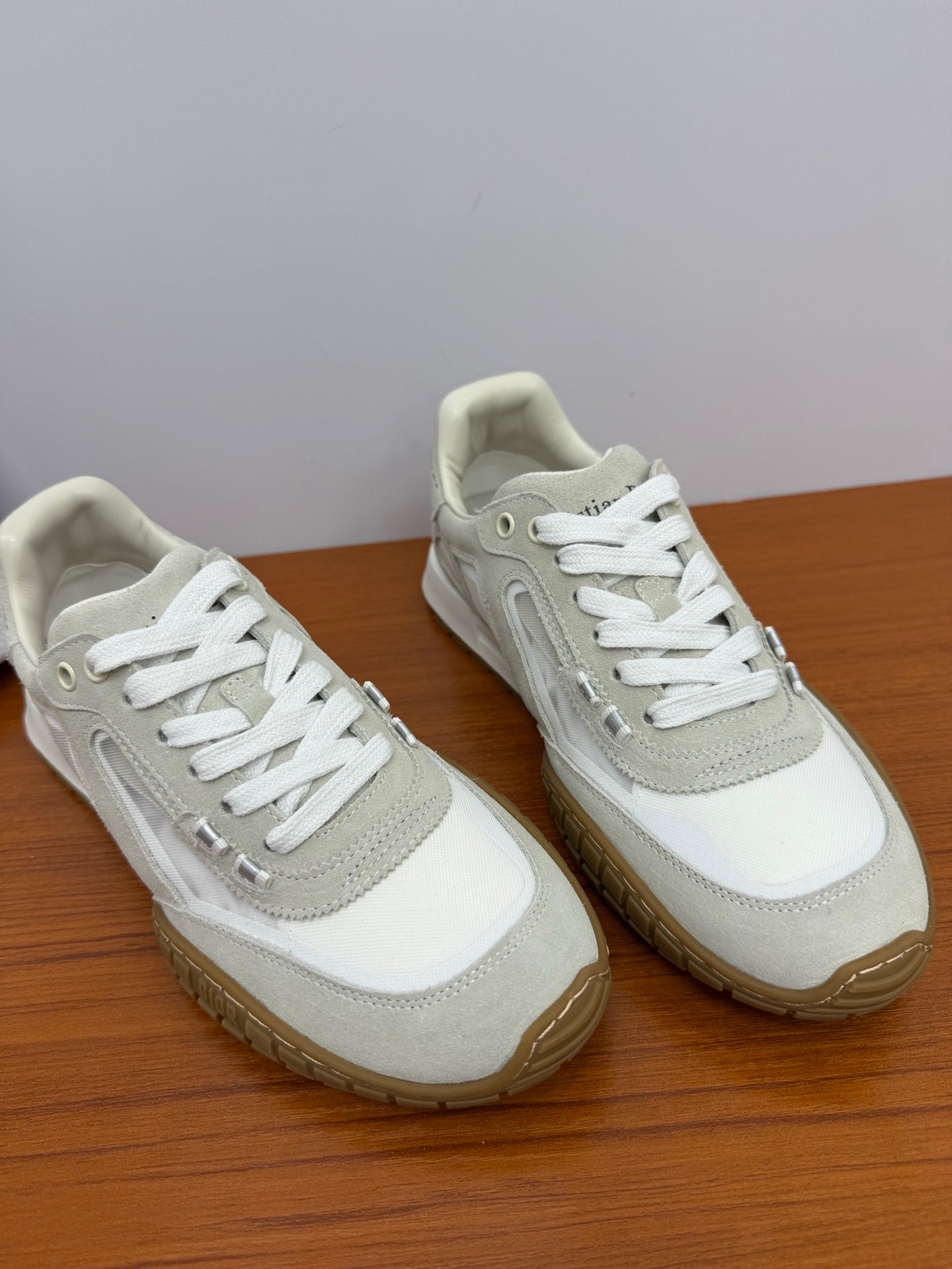 D-Sneakers