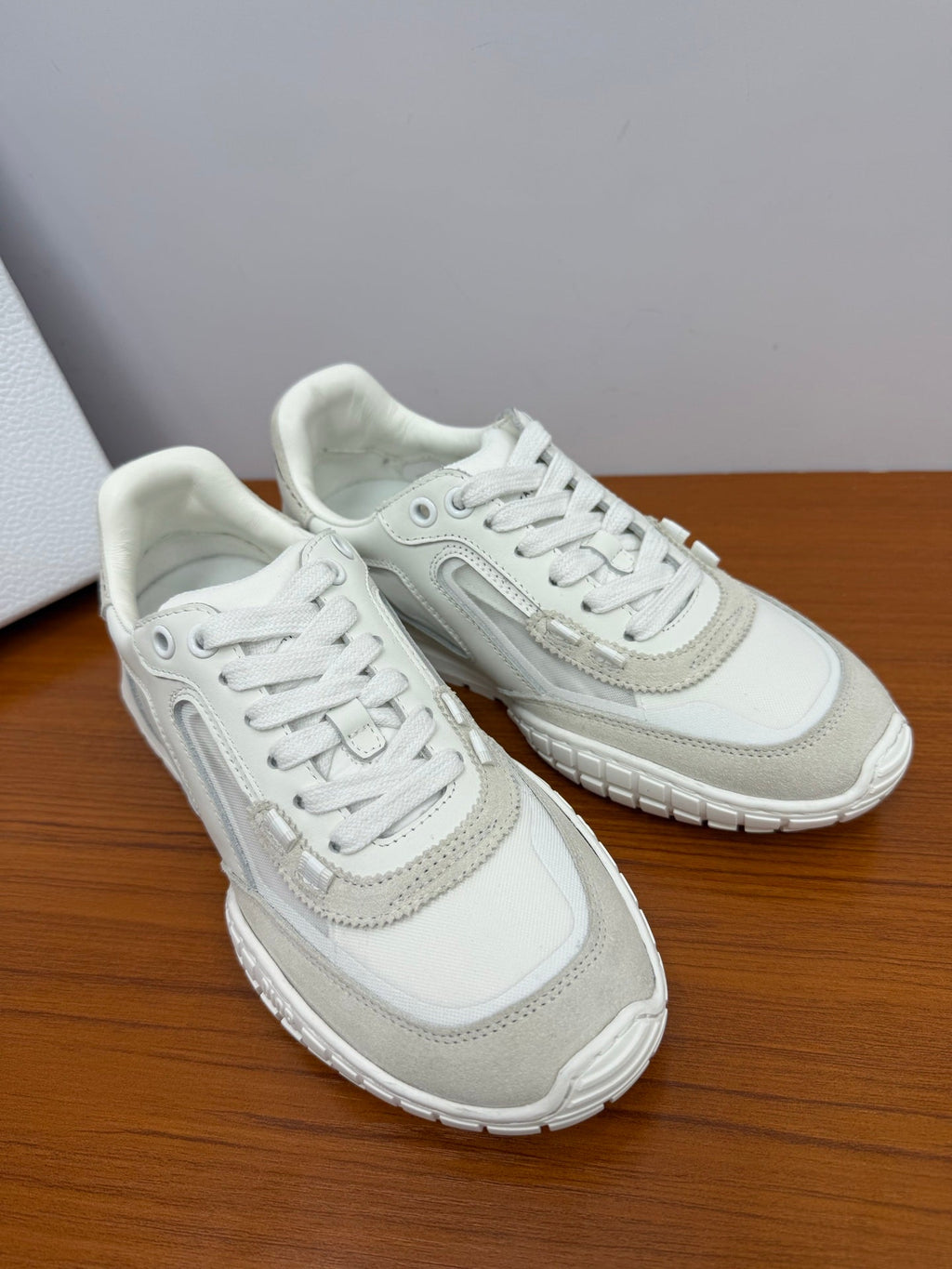 D-Sneakers