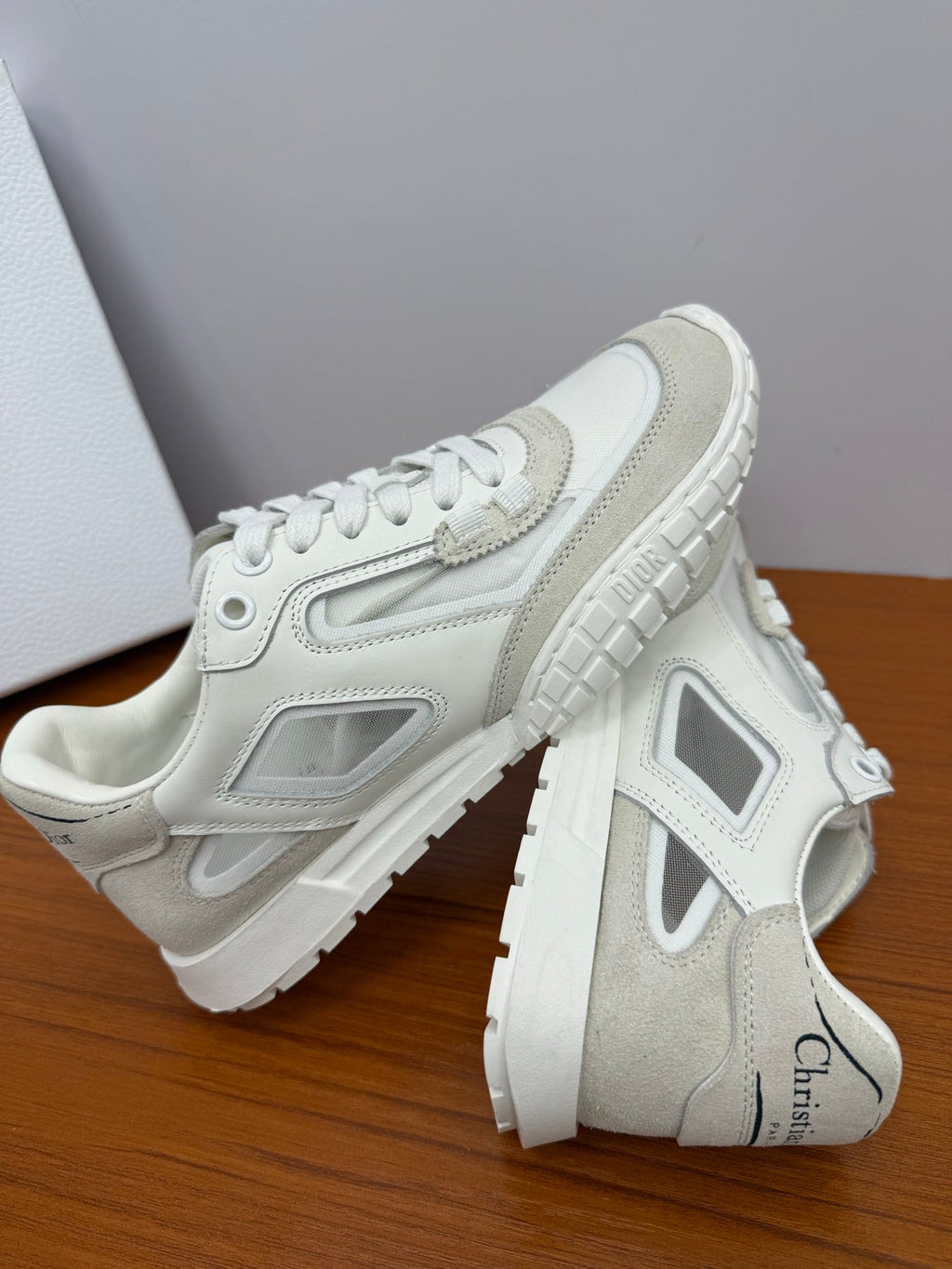 D-Sneakers