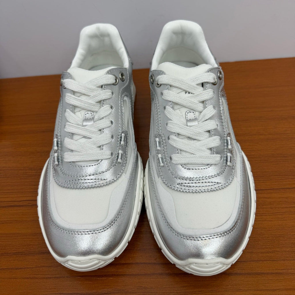 D-Sneakers