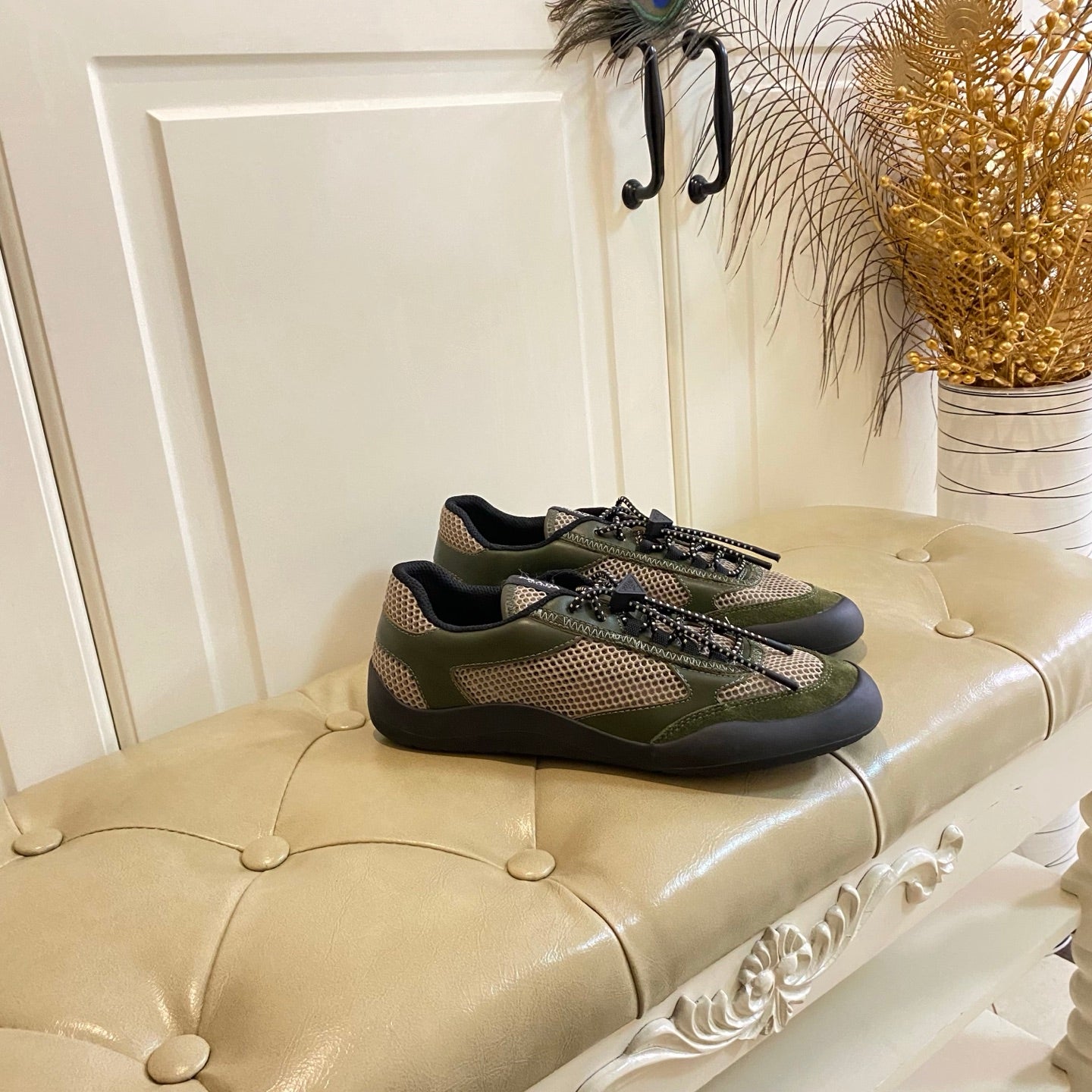 P-Sneakers