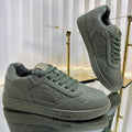 D-Sneakers