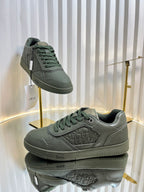 D-Sneakers