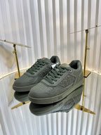 D-Sneakers