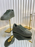 D-Sneakers