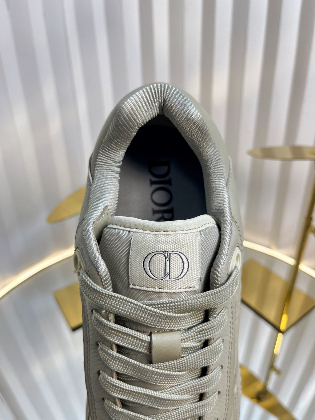 D-Sneakers